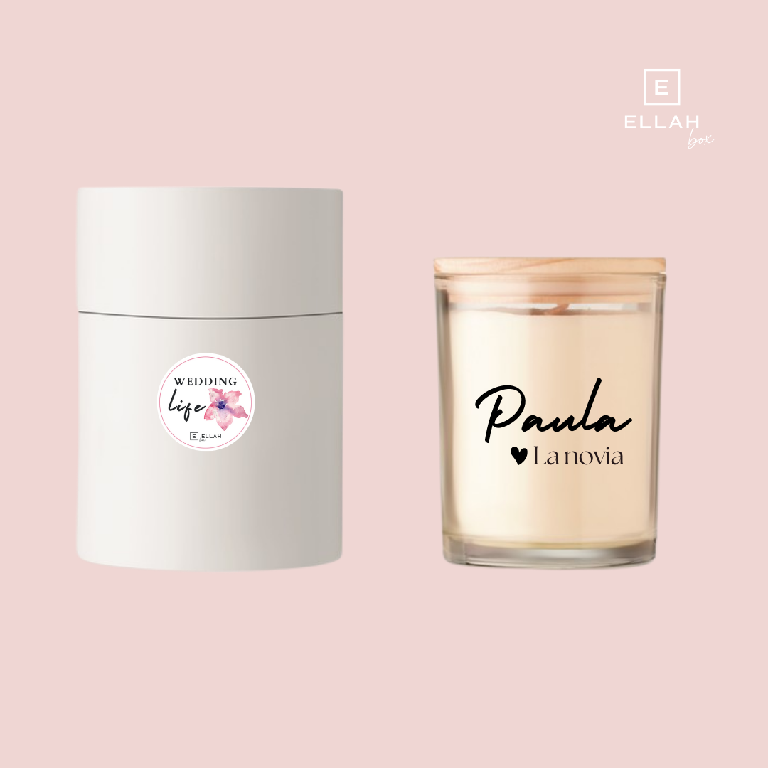 Vela premium | Personalizada-Ellahbox-👰🏼♀️✅ Vela personalizada para Novia, Damas de Honor o Testigos de Boda-⚡Vela blanca personalizada con olor a jazmín y vainilla de origen europeo 🌺 Puedes hacerle un regalo personalizado a la novia original y útil 💛 Es un precioso detalle para decirle a tu amiga si quieres ser tu testigo de boda, una forma original y diferente, elegante y ecológica.