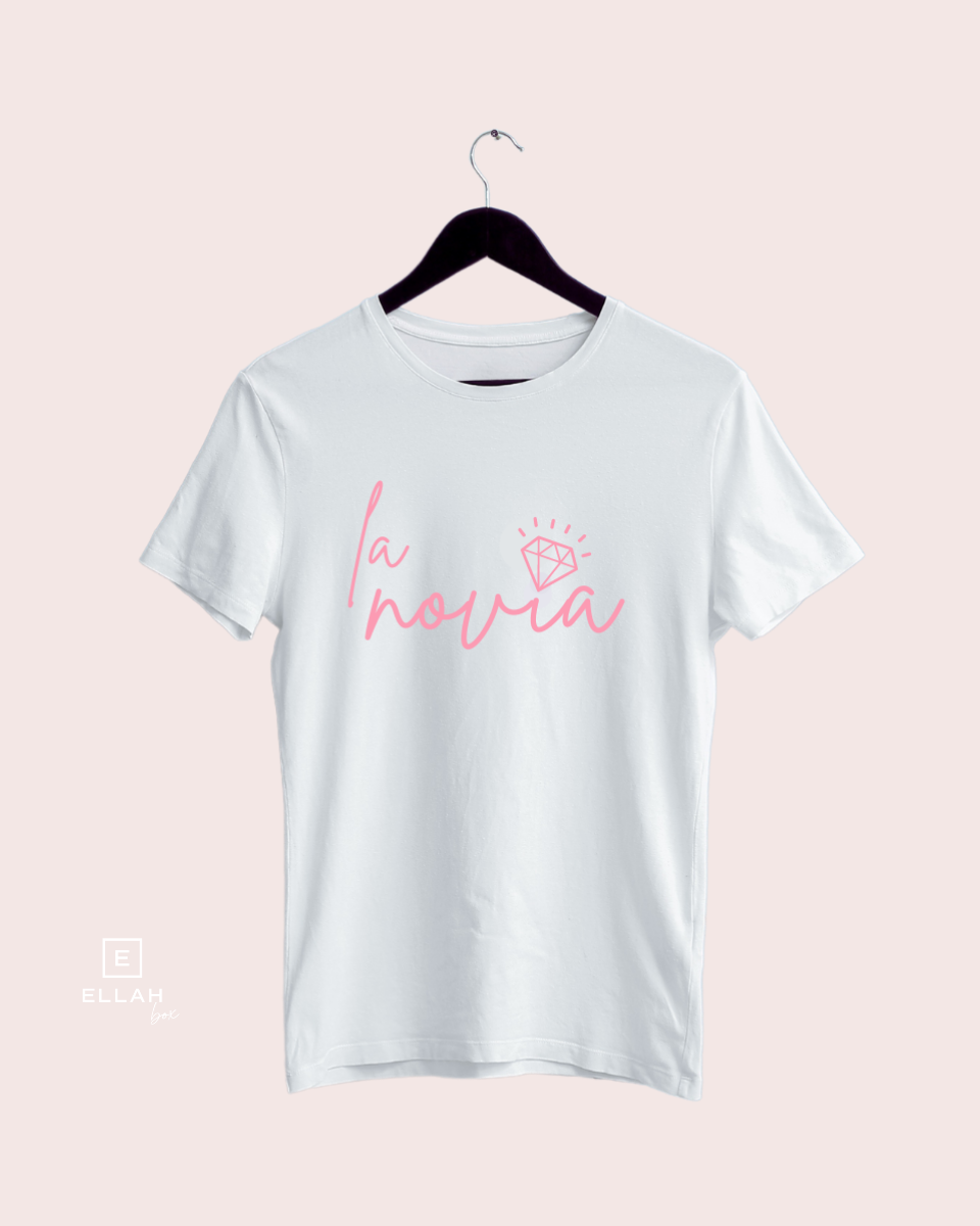 Camiseta Blanca con Letras Rosas | La Novia