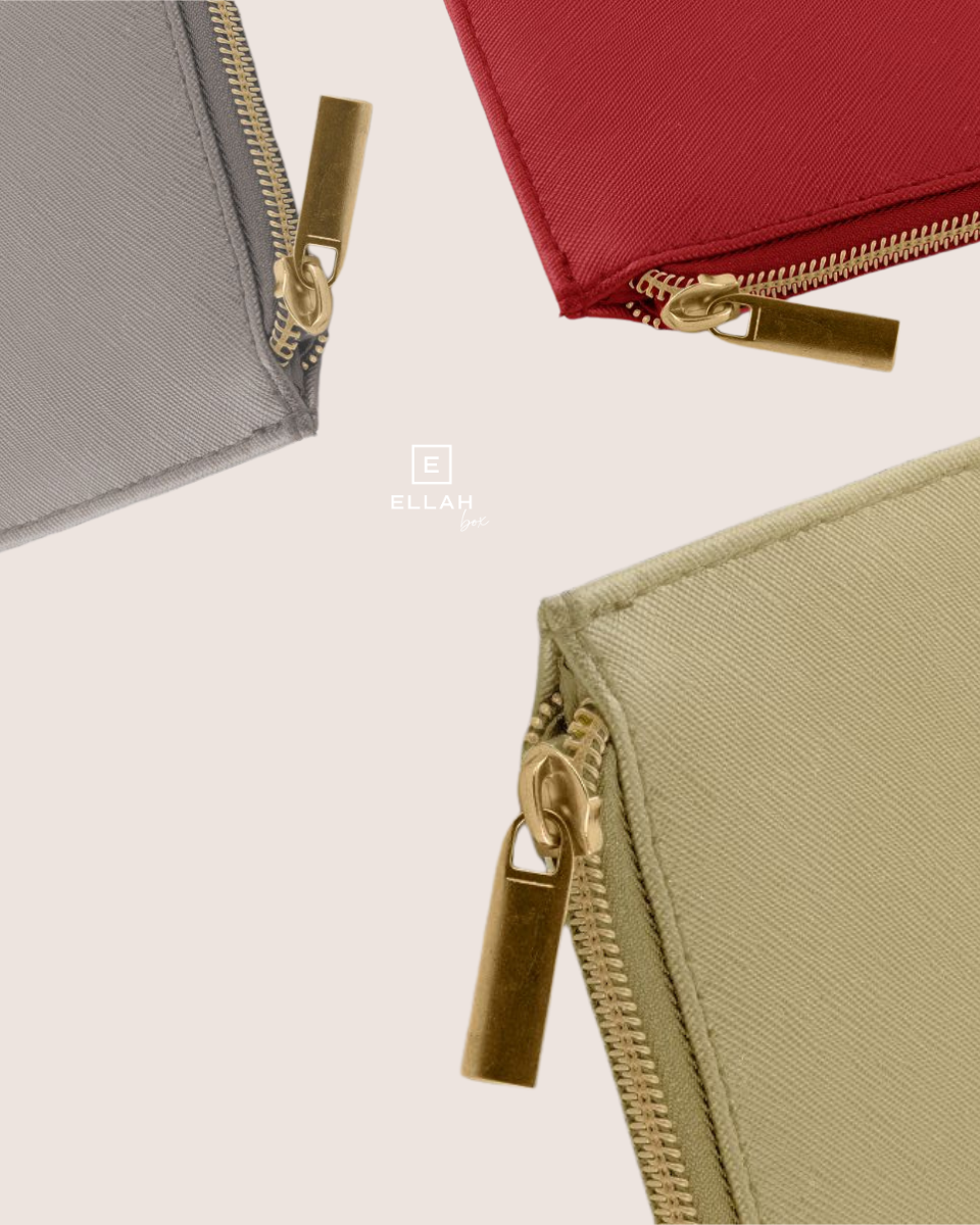 Clutch color topo | Iniciales personalizadas-Ellahbox-🤍 bolso de mano elegante para novia personalizado con las iniciales. ⭐ REGALO PARA BODA que le sacará una sonrisa a la novia, las damas de honor, la hermana de la novia, su madre o la madrina. . ¿Os vais de despedida? ✅TIP: podéis crear unos Beauty Kits con las sales de baño, pulseras y labiales, todo a juego.