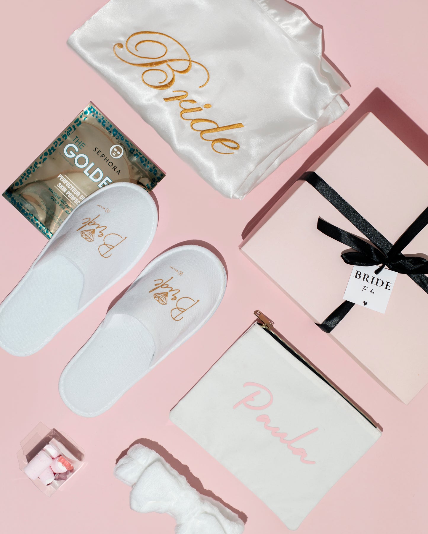 Caja Personalizada | Esenciales para el día de la Boda-Ellahbox-【Caja para Novia】➡️ Esenciales para el Día de la Boda-▷▷ Esta Caja para Novias tiene todo lo que puedas necesitar para el Día de la Boda⭐ como una Bata para Novia y unas Zapatillas de Novia que podrás usar la mañana de la Boda. Es un Regalo para Novia muy original y útil ✅ ¡Hazte con la Caja para Novia en la Tienda!