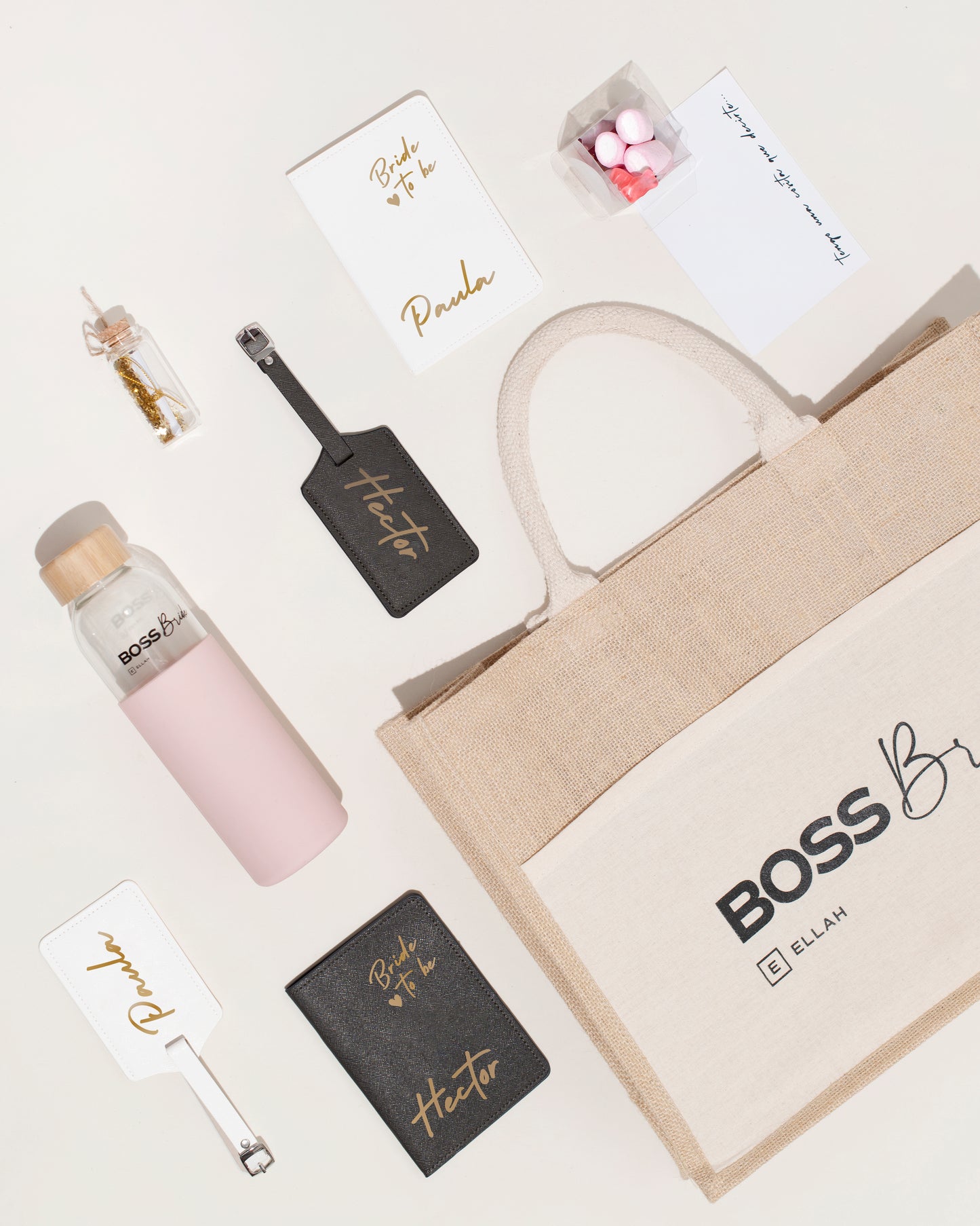 Caja para Novia | Luna de Miel Personalizada-Ellahbox-【Caja para Novia】➡️ Luna de Miel-▷▷ ✅ Kit para la Luna de Miel con todo lo necesario para estar preparada para tu Honeymoon ⭐ Si te crees que con reservar el viaje es suficiente... Necesitas tus identificadores de maleta de MRS y MR, Fundas de Pasaporte... y... ¿Te animas a descubrir el resto? ✅ ¡Entra en la Tienda y hazte con tu Caja de Novia!