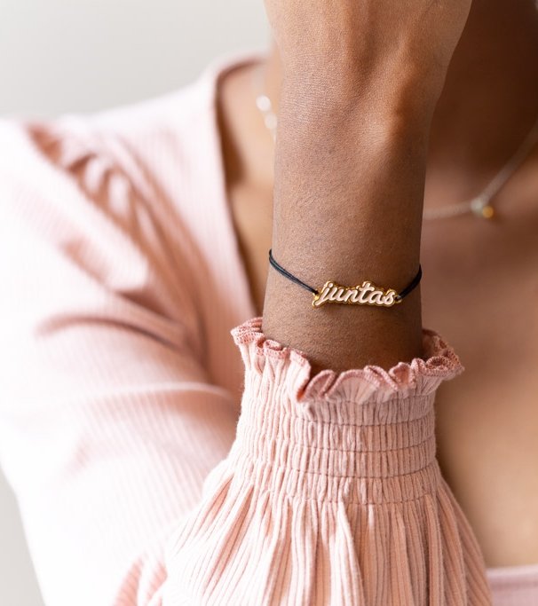 Pulsera Charm "Juntas Brillamos Más"- despedida de soltera, para las amigas, pulseras, pulseras para novia, pulseras team bride, Team Bride-【Pulsera para Amigas】➡️ Regalos para las Amigas el Día de la Boda- ⭐Sin tus amigas la vida no sería igual, pero ni los meses previos ni el día de la boda serían iguales sin ellas. Estás buscando un detalle ideal para ellas para recordarles lo geniales que son y estas pulseras para las amigas de la novia para dárselas el día de la boda son un detallazo. ✅¡Ent