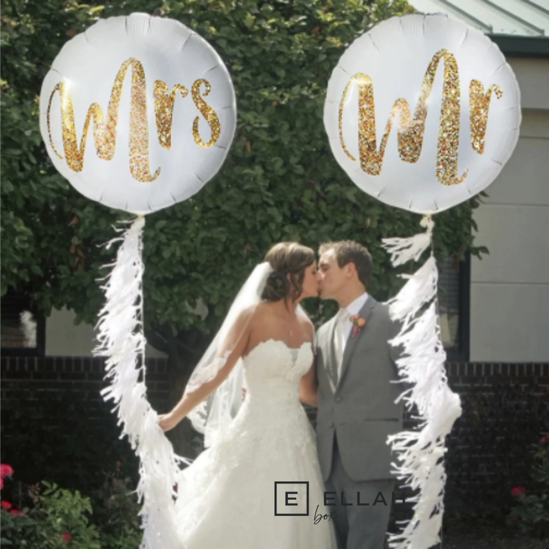 Globos MRS y MR | Blancos y Dorados, , decoración, despedida de soltera, globos, para el novio, planificación, Globos MRS y MR | Mesa Presidencial Día de la Boda, ✅Globo blanco de 45 cm de diámetro con las letras de MRS o MR en color dorado con purpurina. ⭐Ideales para inflar con helio y atarlos a vuestras sillas de la mesa presidencial el día de la boda. Es un detalle perfecto para que todos los invitados puedan localizar vuestra mesa. ✅ ¡Entra en la tienda y hazte con ellos!,Ellahbox