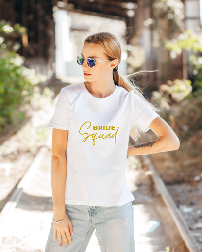 Camiseta Blanca con letras doradas | Bride Squad